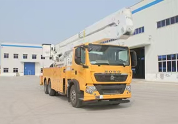 高空作業車
