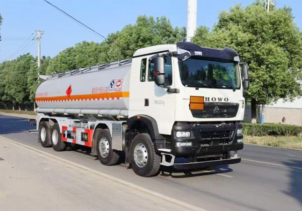 易燃液體罐式運輸車